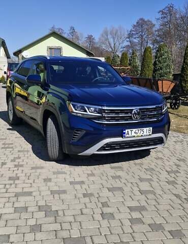 Синий Фольксваген Atlas Cross Sport, объемом двигателя 2 л и пробегом 65 тыс. км за 25600 $, фото 1 на Automoto.ua