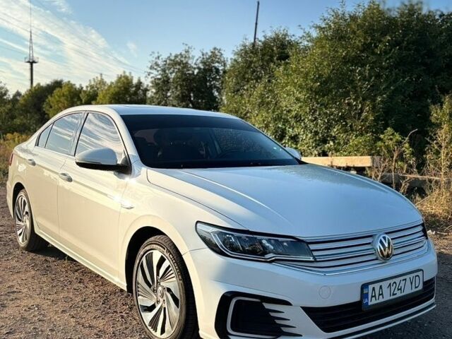 Білий Фольксваген e-Bora, об'ємом двигуна 0 л та пробігом 105 тис. км за 13600 $, фото 1 на Automoto.ua