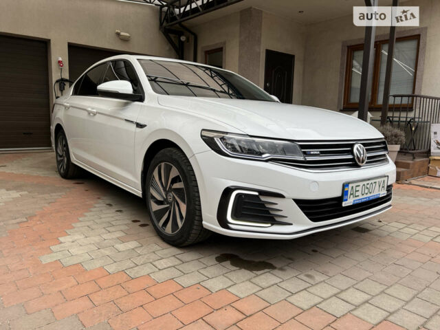 Білий Фольксваген e-Bora, об'ємом двигуна 0 л та пробігом 47 тис. км за 17500 $, фото 1 на Automoto.ua