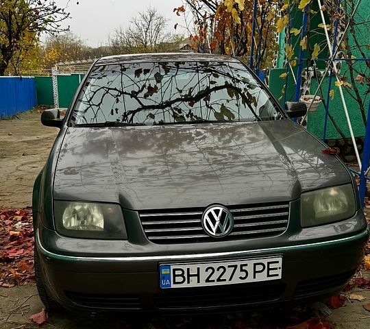 Сірий Фольксваген e-Bora, об'ємом двигуна 1.6 л та пробігом 290 тис. км за 3100 $, фото 1 на Automoto.ua