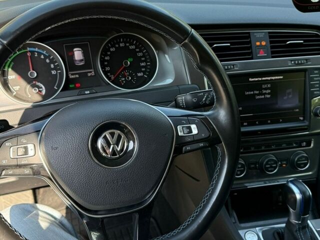 Белый Фольксваген e-Golf, объемом двигателя 0 л и пробегом 107 тыс. км за 7900 $, фото 1 на Automoto.ua