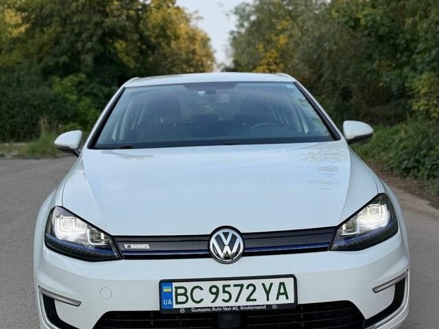 Белый Фольксваген e-Golf, объемом двигателя 0 л и пробегом 165 тыс. км за 7500 $, фото 1 на Automoto.ua