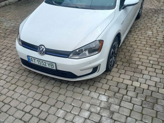 Білий Фольксваген e-Golf, об'ємом двигуна 0 л та пробігом 129 тис. км за 7200 $, фото 1 на Automoto.ua