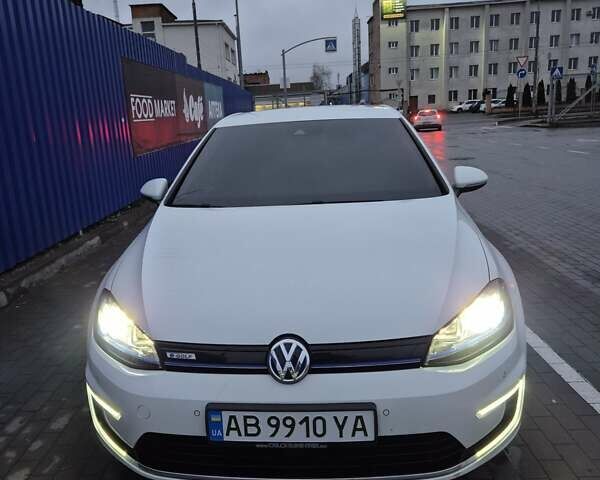 Белый Фольксваген e-Golf, объемом двигателя 0 л и пробегом 186 тыс. км за 8700 $, фото 1 на Automoto.ua