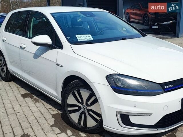 Белый Фольксваген e-Golf, объемом двигателя 0 л и пробегом 87 тыс. км за 8600 $, фото 1 на Automoto.ua