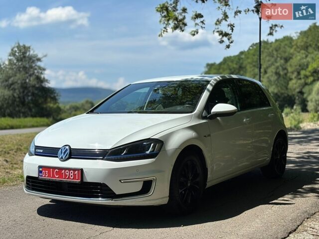 Белый Фольксваген e-Golf, объемом двигателя 0 л и пробегом 138 тыс. км за 7999 $, фото 1 на Automoto.ua