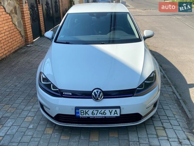 Білий Фольксваген e-Golf, об'ємом двигуна 0 л та пробігом 138 тис. км за 7500 $, фото 1 на Automoto.ua
