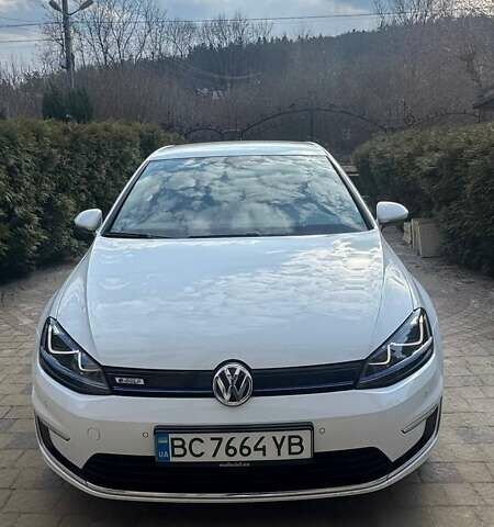 Білий Фольксваген e-Golf, об'ємом двигуна 0 л та пробігом 104 тис. км за 9500 $, фото 1 на Automoto.ua