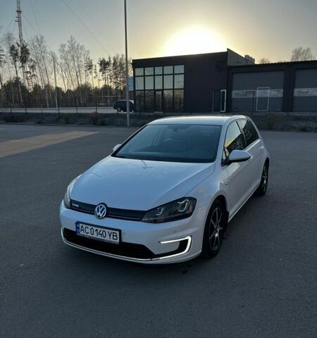 Білий Фольксваген e-Golf, об'ємом двигуна 0 л та пробігом 116 тис. км за 8499 $, фото 1 на Automoto.ua