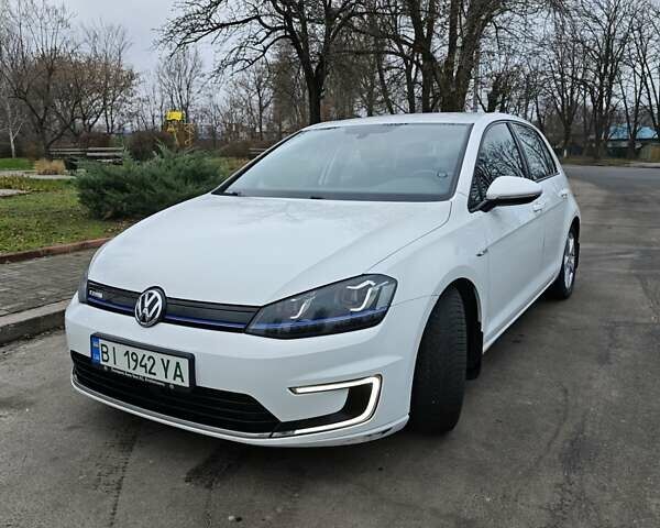 Білий Фольксваген e-Golf, об'ємом двигуна 0 л та пробігом 114 тис. км за 10000 $, фото 1 на Automoto.ua