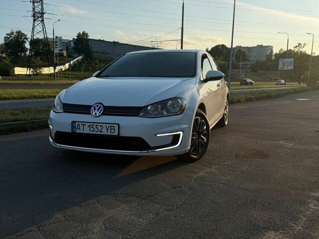 Белый Фольксваген e-Golf, объемом двигателя 0 л и пробегом 130 тыс. км за 8700 $, фото 1 на Automoto.ua