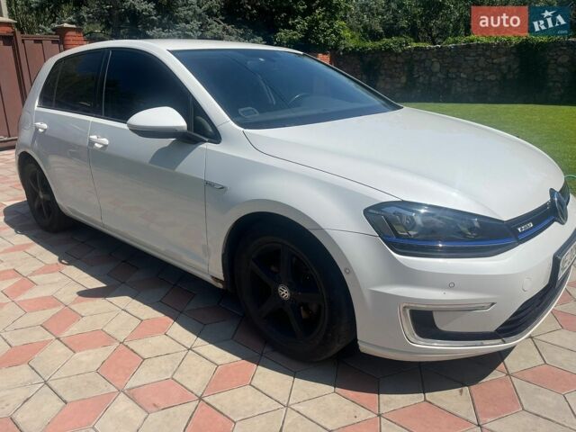 Білий Фольксваген e-Golf, об'ємом двигуна 0 л та пробігом 120 тис. км за 8800 $, фото 1 на Automoto.ua
