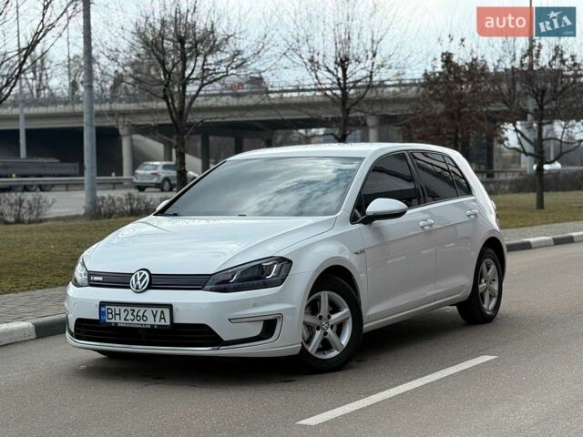Белый Фольксваген e-Golf, объемом двигателя 0 л и пробегом 97 тыс. км за 9300 $, фото 1 на Automoto.ua
