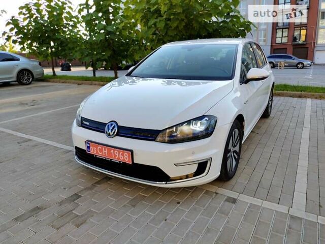 Белый Фольксваген e-Golf, объемом двигателя 0 л и пробегом 99 тыс. км за 12700 $, фото 1 на Automoto.ua