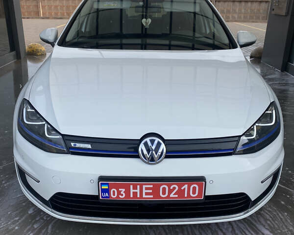 Белый Фольксваген e-Golf, объемом двигателя 0 л и пробегом 165 тыс. км за 8800 $, фото 1 на Automoto.ua
