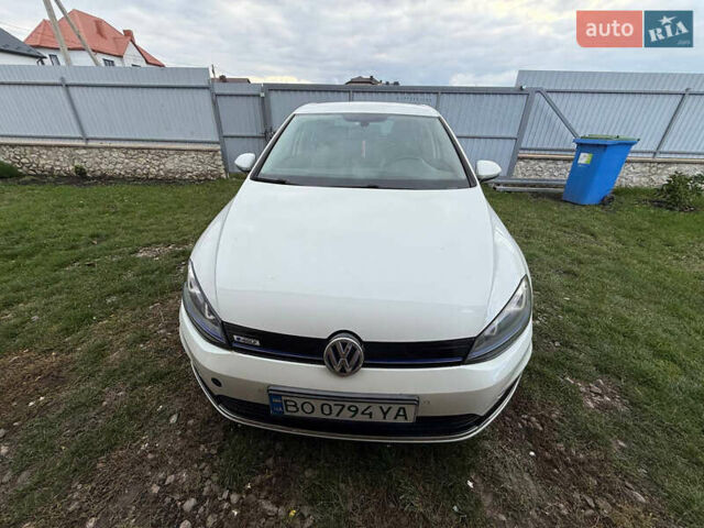 Білий Фольксваген e-Golf, об'ємом двигуна 0 л та пробігом 114 тис. км за 7500 $, фото 1 на Automoto.ua