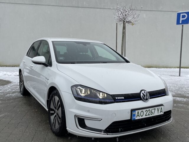 Белый Фольксваген e-Golf, объемом двигателя 0 л и пробегом 106 тыс. км за 9800 $, фото 1 на Automoto.ua