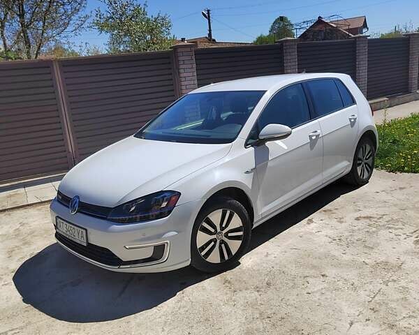 Белый Фольксваген e-Golf, объемом двигателя 0 л и пробегом 78 тыс. км за 10000 $, фото 1 на Automoto.ua