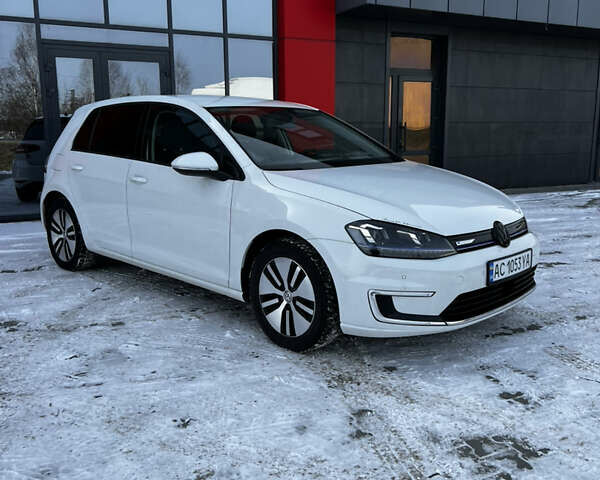 Белый Фольксваген e-Golf, объемом двигателя 0 л и пробегом 120 тыс. км за 7800 $, фото 1 на Automoto.ua