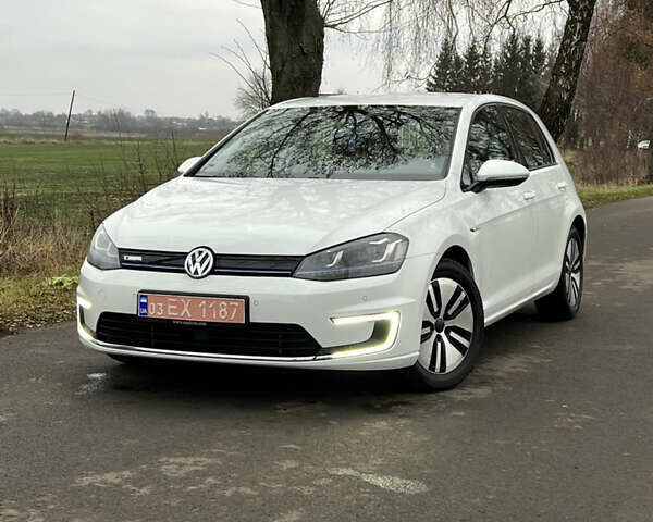 Белый Фольксваген e-Golf, объемом двигателя 0 л и пробегом 126 тыс. км за 8550 $, фото 1 на Automoto.ua
