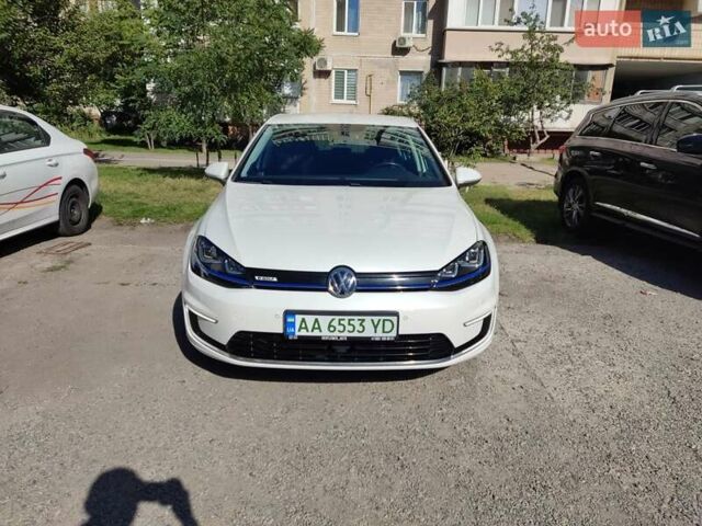 Белый Фольксваген e-Golf, объемом двигателя 0 л и пробегом 142 тыс. км за 9700 $, фото 1 на Automoto.ua