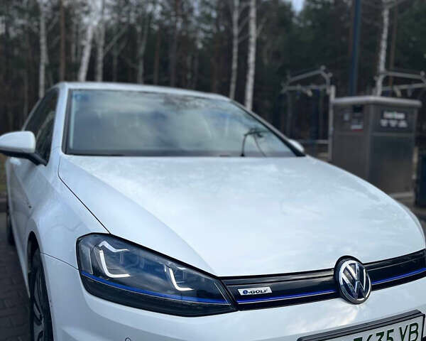 Белый Фольксваген e-Golf, объемом двигателя 0 л и пробегом 114 тыс. км за 9800 $, фото 1 на Automoto.ua