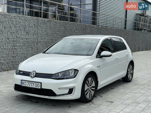 Белый Фольксваген e-Golf, объемом двигателя 0 л и пробегом 154 тыс. км за 9200 $, фото 1 на Automoto.ua
