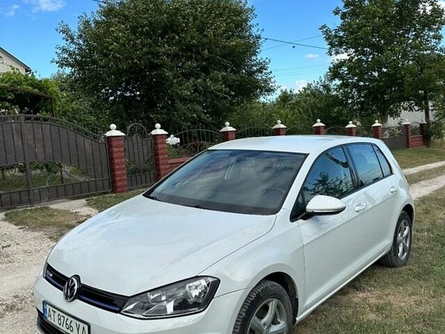Белый Фольксваген e-Golf, объемом двигателя 0 л и пробегом 102 тыс. км за 8700 $, фото 1 на Automoto.ua