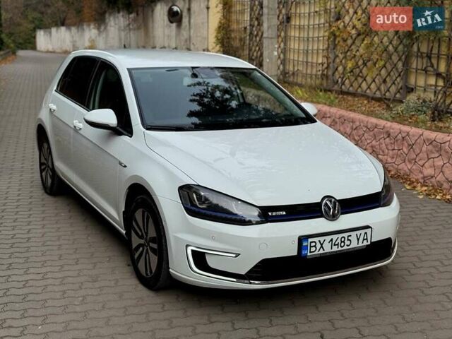 Белый Фольксваген e-Golf, объемом двигателя 0 л и пробегом 121 тыс. км за 8500 $, фото 1 на Automoto.ua