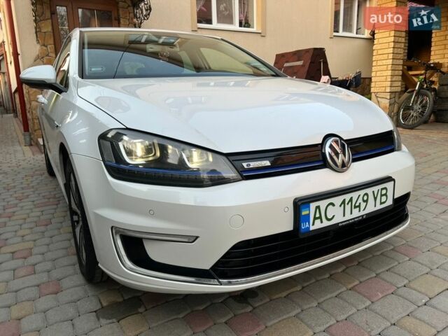 Белый Фольксваген e-Golf, объемом двигателя 0 л и пробегом 131 тыс. км за 8999 $, фото 1 на Automoto.ua