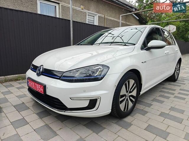 Белый Фольксваген e-Golf, объемом двигателя 0 л и пробегом 151 тыс. км за 7350 $, фото 1 на Automoto.ua