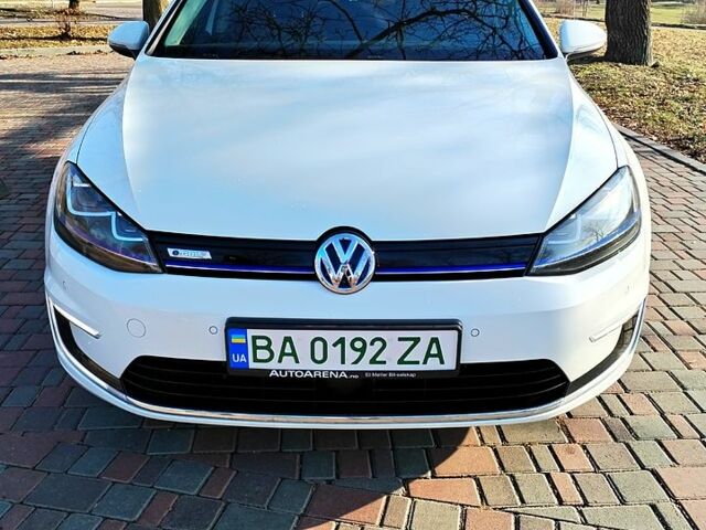 Білий Фольксваген e-Golf, об'ємом двигуна 0 л та пробігом 108 тис. км за 10000 $, фото 1 на Automoto.ua