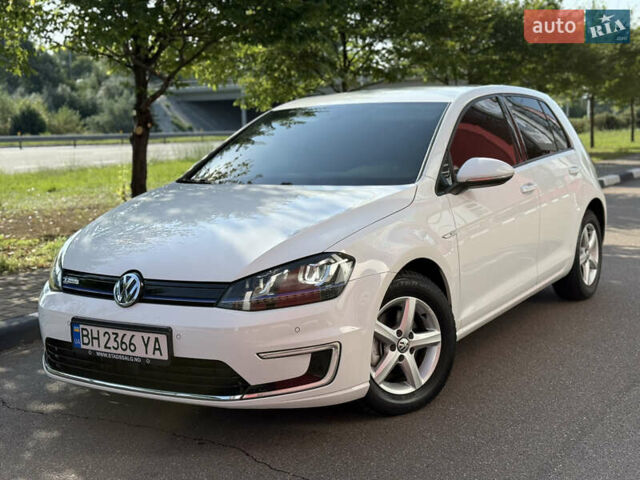 Белый Фольксваген e-Golf, объемом двигателя 0 л и пробегом 95 тыс. км за 9500 $, фото 1 на Automoto.ua