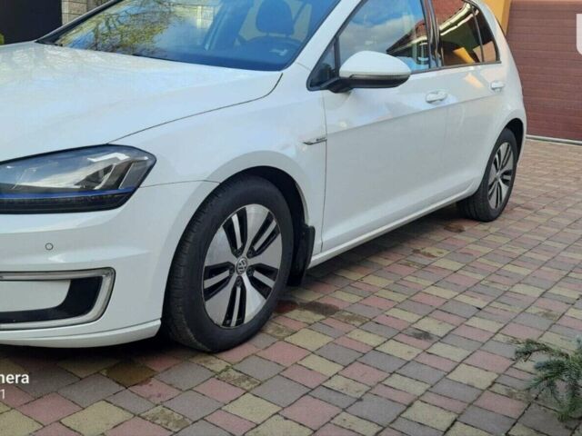 Білий Фольксваген e-Golf, об'ємом двигуна 0 л та пробігом 107 тис. км за 9500 $, фото 1 на Automoto.ua