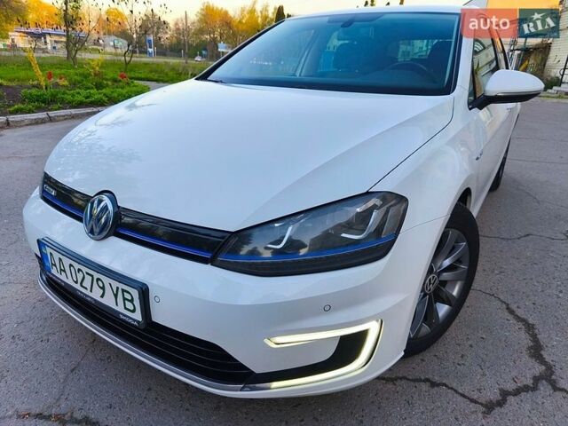 Белый Фольксваген e-Golf, объемом двигателя 0 л и пробегом 160 тыс. км за 8700 $, фото 1 на Automoto.ua