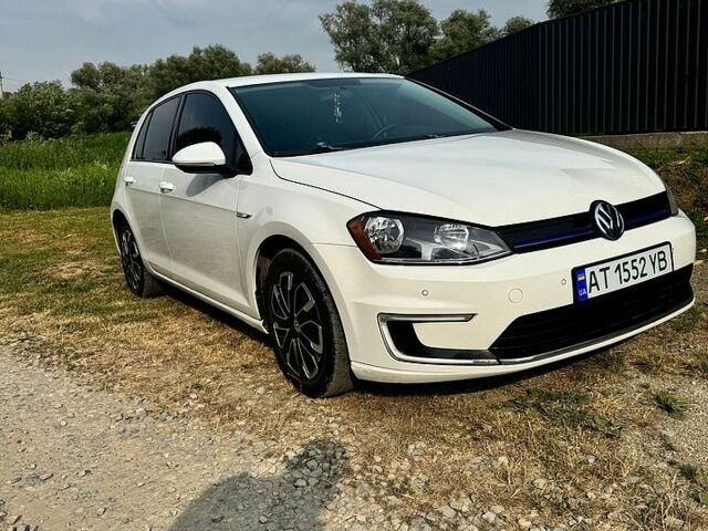 Белый Фольксваген e-Golf, объемом двигателя 0 л и пробегом 127 тыс. км за 7800 $, фото 1 на Automoto.ua