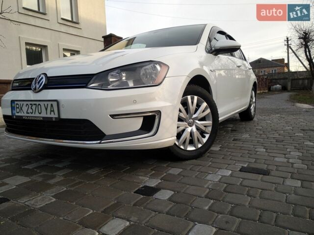 Белый Фольксваген e-Golf, объемом двигателя 0 л и пробегом 25 тыс. км за 12500 $, фото 1 на Automoto.ua
