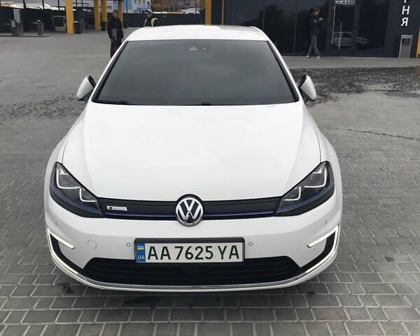 Белый Фольксваген e-Golf, объемом двигателя 0 л и пробегом 116 тыс. км за 8400 $, фото 1 на Automoto.ua
