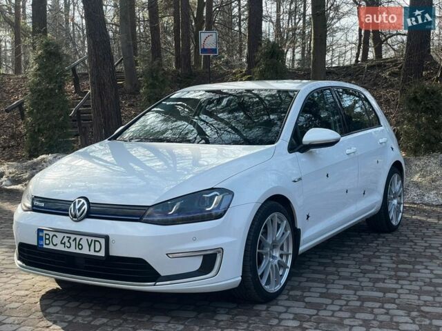 Белый Фольксваген e-Golf, объемом двигателя 0 л и пробегом 110 тыс. км за 8499 $, фото 1 на Automoto.ua
