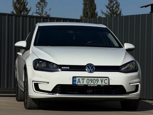 Белый Фольксваген e-Golf, объемом двигателя 0 л и пробегом 144 тыс. км за 8100 $, фото 1 на Automoto.ua