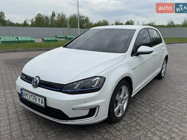 Белый Фольксваген e-Golf, объемом двигателя 0 л и пробегом 127 тыс. км за 10200 $, фото 1 на Automoto.ua