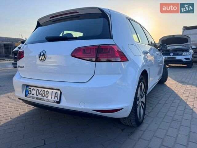 Белый Фольксваген e-Golf, объемом двигателя 0 л и пробегом 82 тыс. км за 7999 $, фото 1 на Automoto.ua