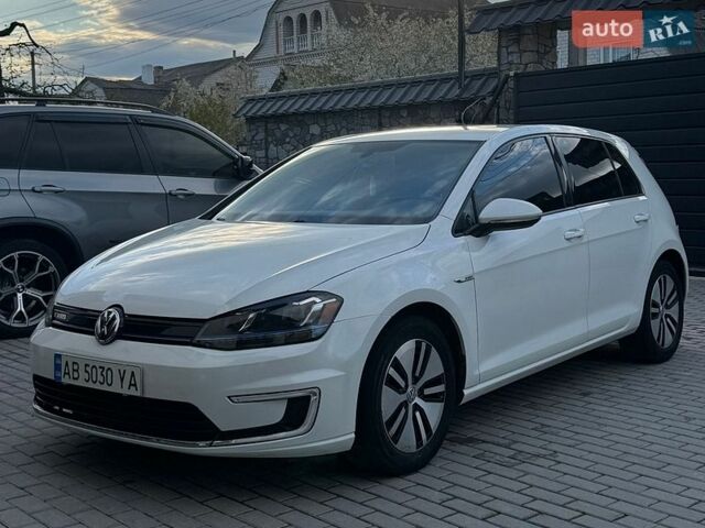 Белый Фольксваген e-Golf, объемом двигателя 0 л и пробегом 135 тыс. км за 9500 $, фото 1 на Automoto.ua