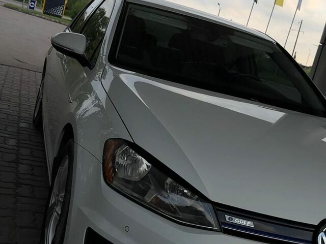 Белый Фольксваген e-Golf, объемом двигателя 0 л и пробегом 152 тыс. км за 6950 $, фото 1 на Automoto.ua