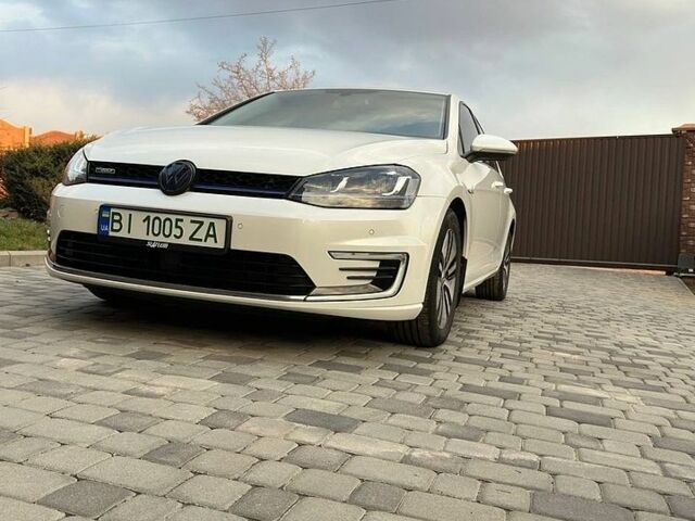 Білий Фольксваген e-Golf, об'ємом двигуна 0 л та пробігом 112 тис. км за 9500 $, фото 1 на Automoto.ua