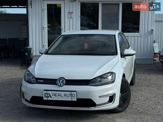 Белый Фольксваген e-Golf, объемом двигателя 0 л и пробегом 139 тыс. км за 8900 $, фото 1 на Automoto.ua