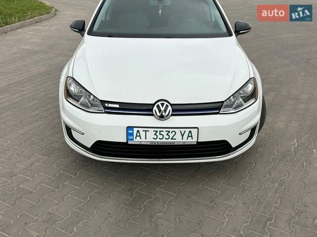 Белый Фольксваген e-Golf, объемом двигателя 0 л и пробегом 147 тыс. км за 7200 $, фото 1 на Automoto.ua