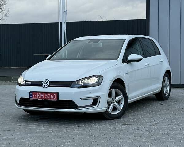 Білий Фольксваген e-Golf, об'ємом двигуна 0 л та пробігом 123 тис. км за 8500 $, фото 1 на Automoto.ua