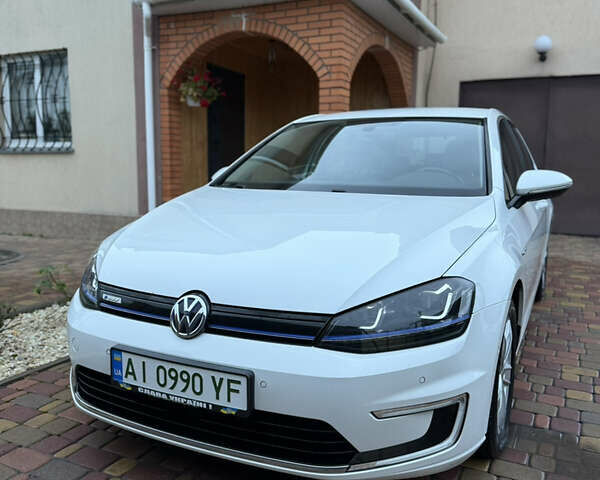 Белый Фольксваген e-Golf, объемом двигателя 0 л и пробегом 119 тыс. км за 9000 $, фото 1 на Automoto.ua