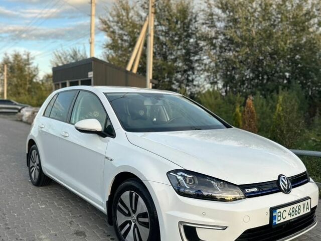 Белый Фольксваген e-Golf, объемом двигателя 0 л и пробегом 156 тыс. км за 8600 $, фото 1 на Automoto.ua